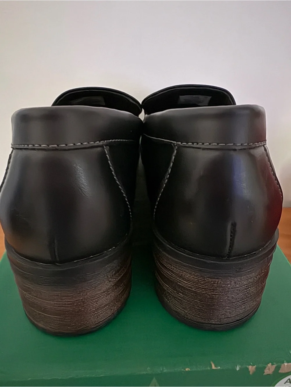Eastland sleek black